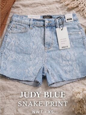 Judy Blue Snake Print Denim Shorts XS High Rise Raw Hem NWT